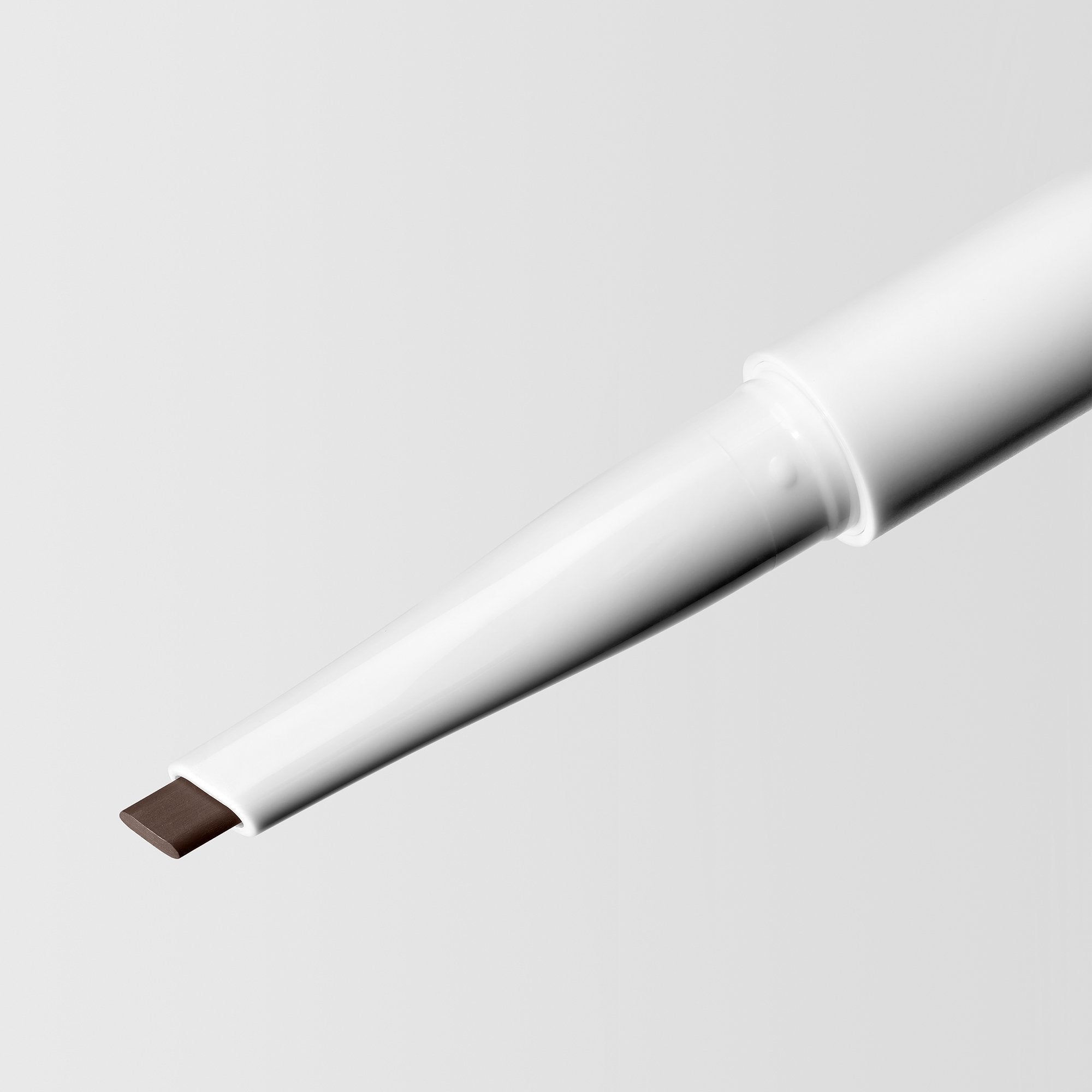 MASTER BLADE™ BROW PENCIL (LÁPIZ PARA CEJAS CON ACABADO NATURAL)